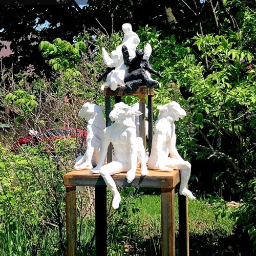 Ré-émergence du monde avec la nouvelle sculpture de Nadia Nadège